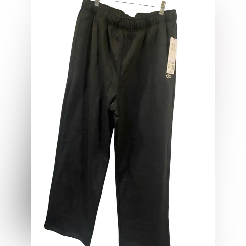 NWT Alo Yoga accolade sweatpants BLACK Size XL